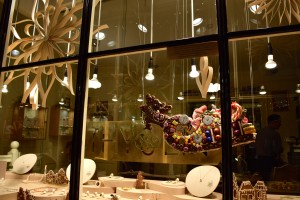 Gingerbread sleigh and reindeer in an Ortwin Thyssen window