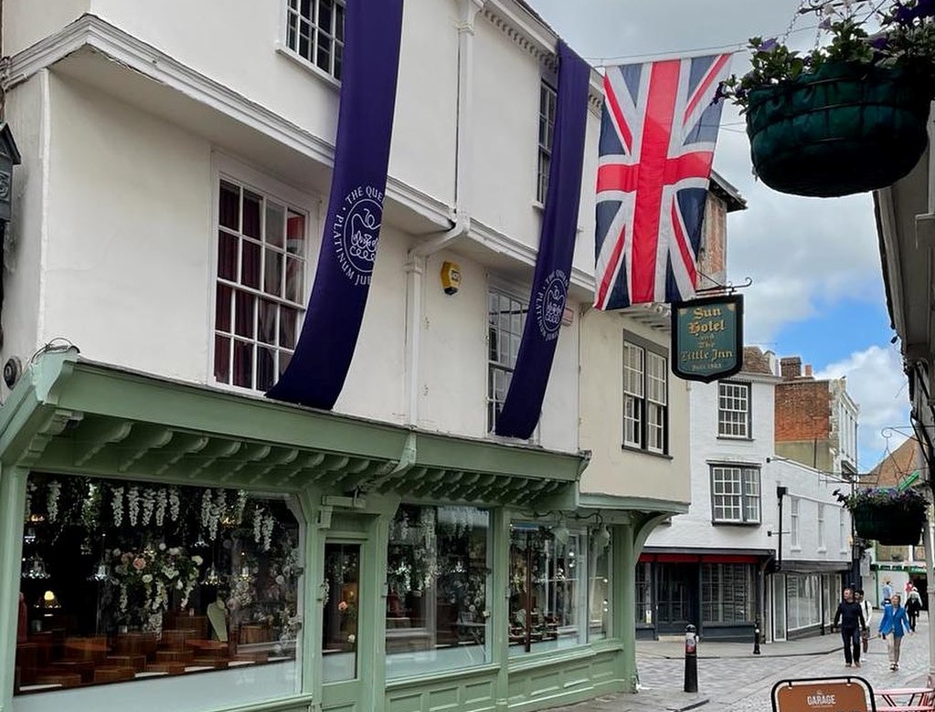A photo of the exterior of T&B Cousins Jewellers